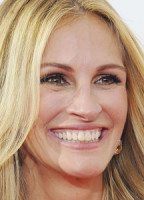 JULIA ROBERTS NUDE