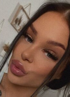 LIZZYLIPSUK