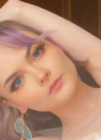LOVELYBEDHEAD