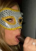GLORYHOLEHOTWIFE