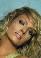 UMA THURMAN NUDE