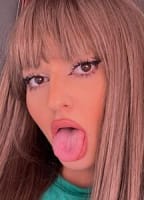 LARISA MIRA MODEL