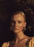 CAROLINE TRENTINI NUDE