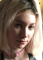 PINKHAIREDGIRL