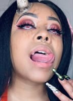 QUEEEN_SAVAGE NUDE