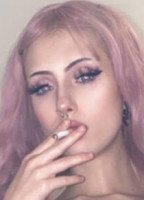SMOKINGQUEENPINKI