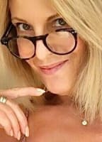 THE_BLONDE_MILF