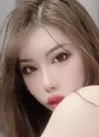 MOMO CHIN