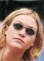 JULIA STILES NUDE