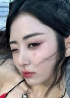HUH YUNJIN