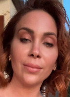 TARA TABITHA NUDE