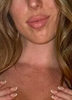 UH_HUH_HUNNIE NUDE