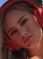PUCK MOONEN NUDE