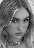 SUMMER ROSE HART
