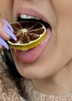 ARIANNATHEHOUSEWIFE