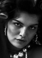 VANESSA FUCHS