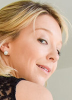 LAURA BENTLEY