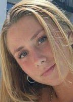 BLONDETROPICALGIRL