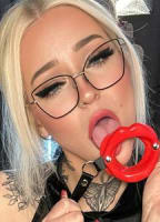 BLONDEKITTYCATTT