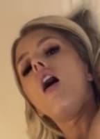 SCARLETT KISSES