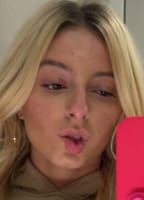 PETITEBLONDEMODEL