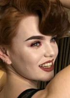 MISSDEADLYRED NUDE