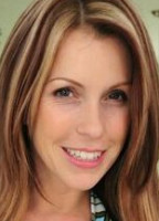 COURTNEY CUMMZ