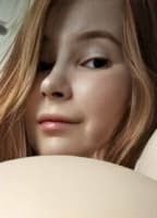 HOLLYRAE01