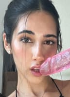 IZZY GREEN