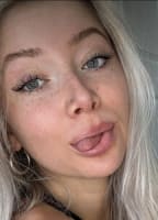 LILYYYMONROEE