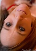 NAUGHTYWYOGIRL1