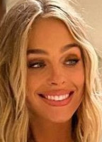 ELIZABETH TURNER NUDE