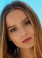 AMELIE KOLLEK