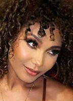 PARKER MCKENNA POSEY NUDE