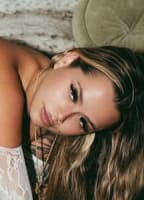 HOLLY SHORTS NUDE