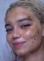 PASABIST NUDE