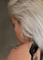 VIIVIKOSKINEN NUDE
