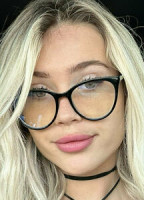 BLONDEMAUIGIRL