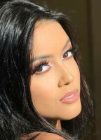 KARLYANE MENEZES