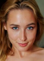 WOMEN WITH LANDING STRIPS