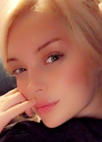 BLONDEBUNNYY