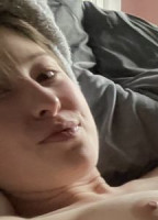 ONEGIRLNEXTDOOR