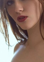 MIA SCHMIDT