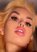 BUSTY_BARBIE