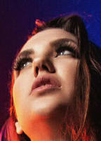 WOMEN WITH LONG TORSO