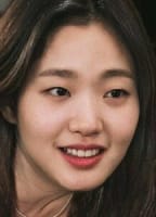 KIM GO EUN