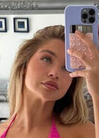 M0RGN AVERY NUDE