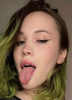 TOOMANYPEACHESS NUDE