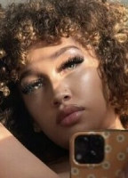 YASMEEN NICOLE NUDE