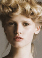 LARA STONE